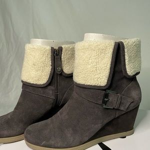 Fur lined boots